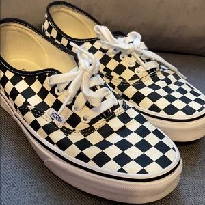 Vans (checkered)